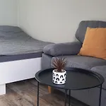 Surf Shack 2 - Mit Gemeinschaftsbad, Blick Auf Den Deich, Gemeinschaftsgarten Und Wlan, 200m Zum Strand, Parkplatz, Promenade In 10 Minuten Erreichbar * Dahme (Schleswig-Holstein)