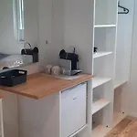 Surf Shack 2 - Mit Gemeinschaftsbad, Blick Auf Den Deich, Gemeinschaftsgarten Und Wlan, 200m Zum Strand, Parkplatz, Promenade In 10 Minuten Erreichbar * Dahme (Schleswig-Holstein)
