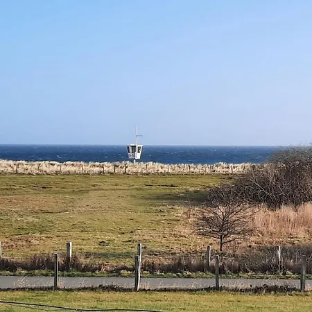 Surf Shack 2 - Mit Gemeinschaftsbad, Blick Auf Den Deich, Gemeinschaftsgarten Und Wlan, 200m Zum Strand, Parkplatz, Promenade In 10 Minuten Erreichbar Apartamento