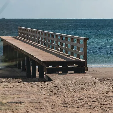 Surf Shack 2 - Mit Gemeinschaftsbad, Blick Auf Den Deich, Gemeinschaftsgarten Und Wlan, 200m Zum Strand, Parkplatz, Promenade In 10 Minuten Erreichbar *